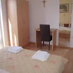 Regina Mundi 3*