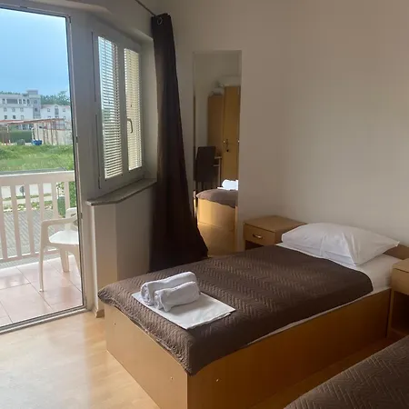 里贾纳芒迪旅馆 3* Međugorje