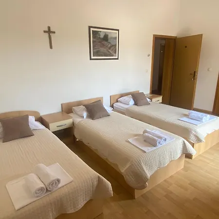 里贾纳芒迪旅馆 Međugorje