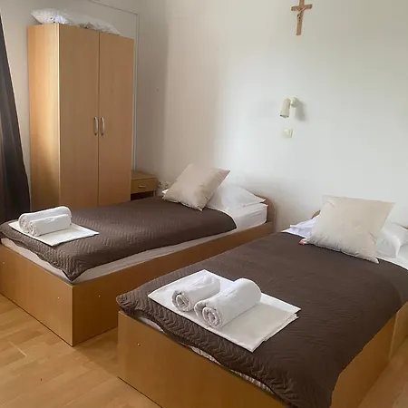 里贾纳芒迪旅馆 3* Međugorje