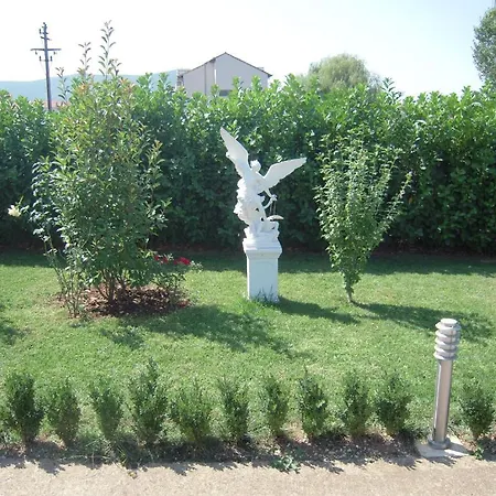里贾纳芒迪旅馆 Međugorje