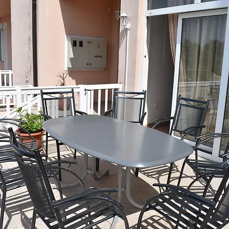 Pensión Regina Mundi 3*