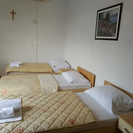 里贾纳芒迪旅馆 3* Međugorje